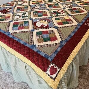 Vintage JC Penney King Size Holiday Quilt Comforter Santas Helpers Christmas